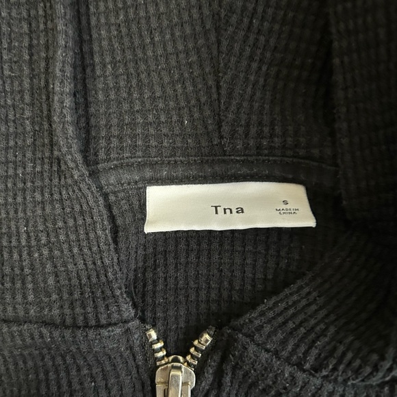 Aritzia TNA Waffle Knit Zip Up Hoodie in Black Size Small - Picture 6 of 6